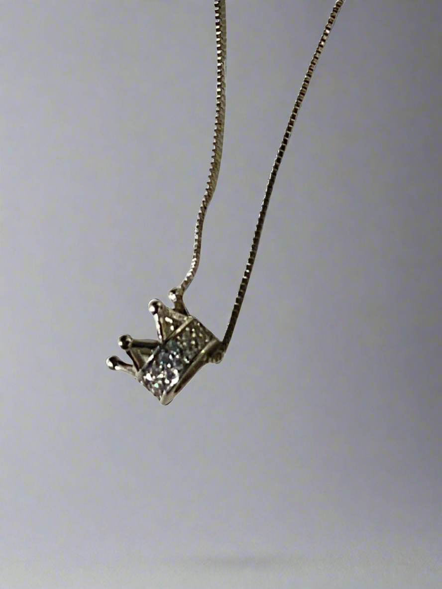 Crown necklace