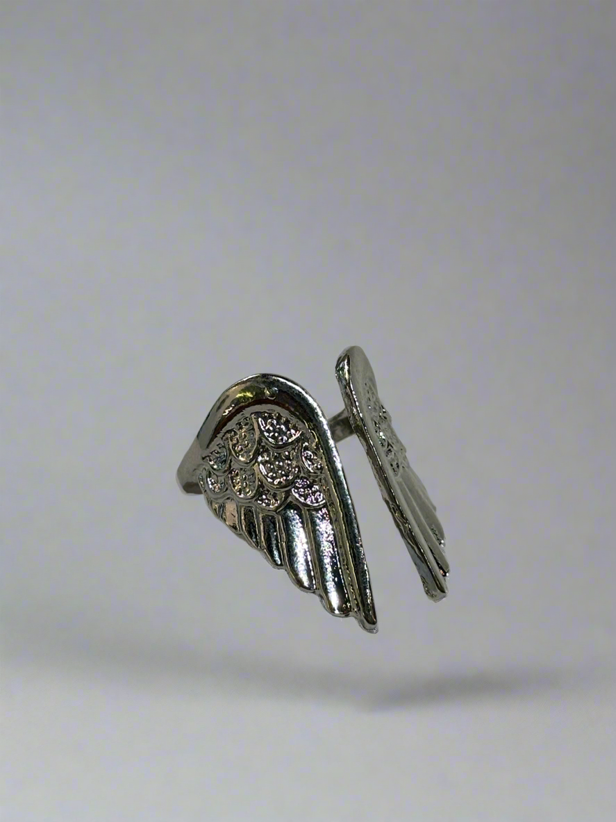 Silver angel wings ring