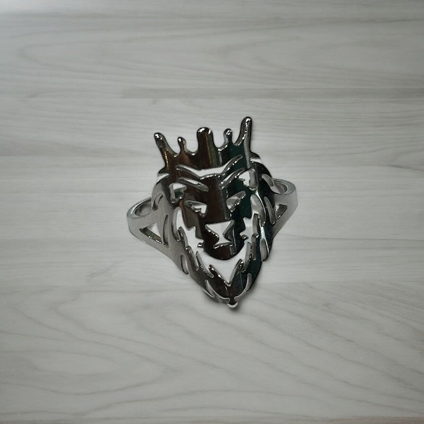 Silver Crowned Lion Medium