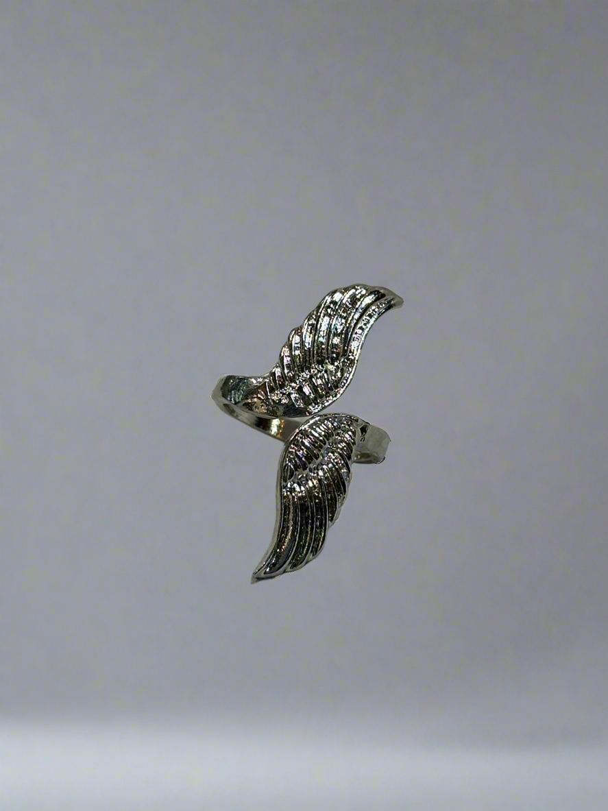 Silver angel wings ring