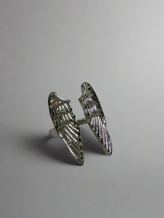 Silver angel wings ring
