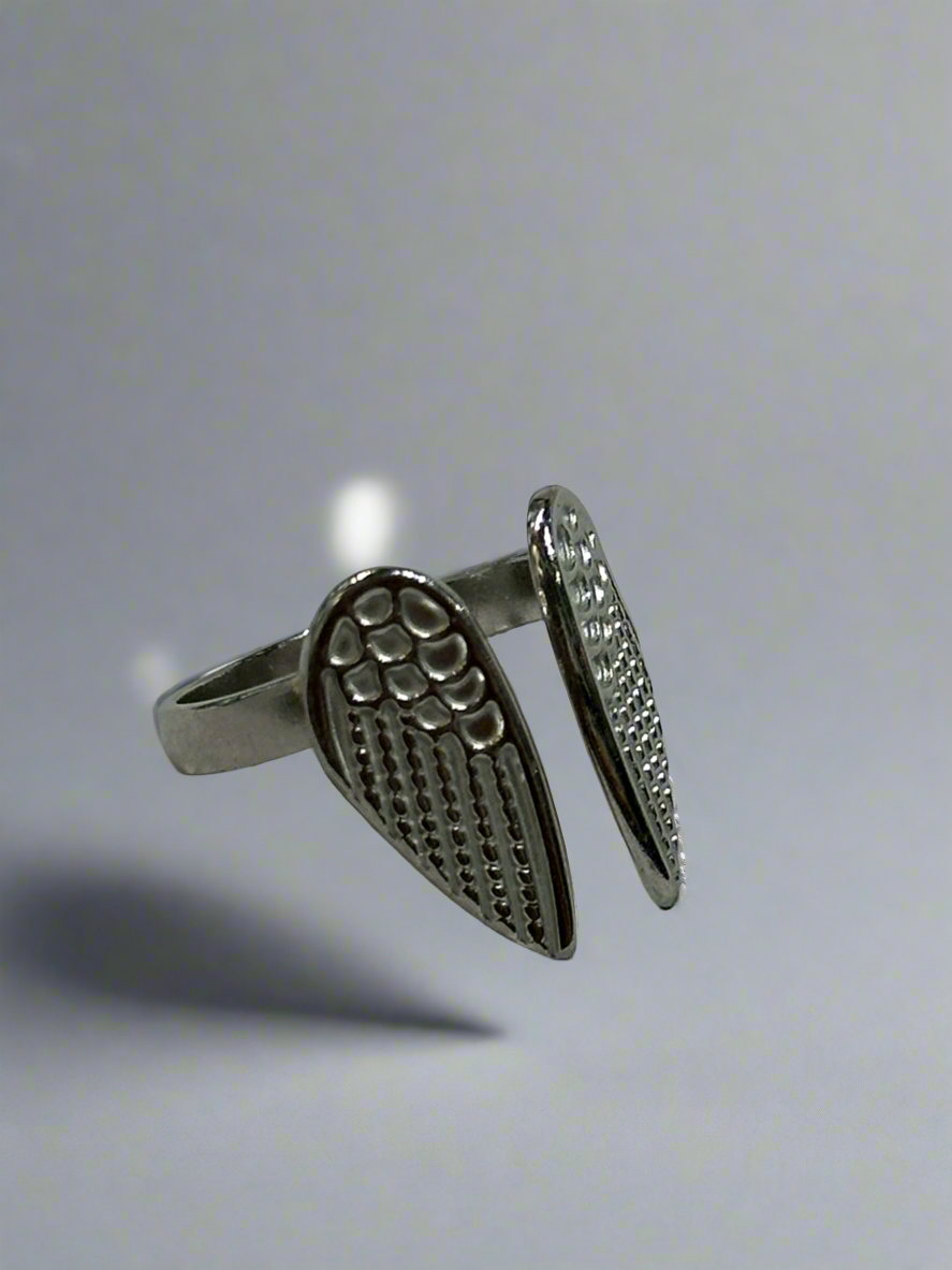 Silver wings ring