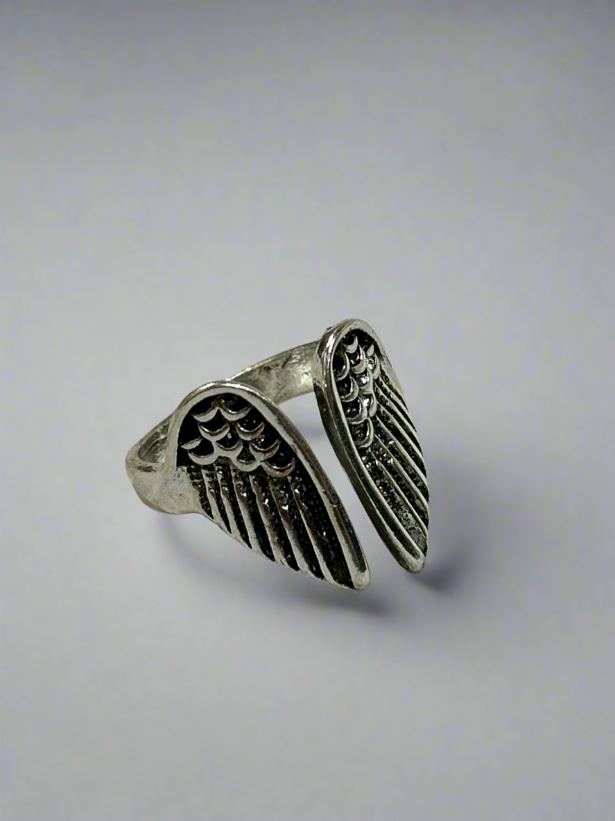 Silver wings ring