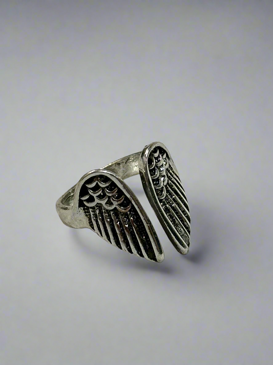 Silver wings ring