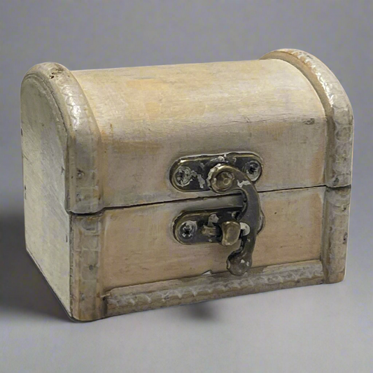 Tan Small treasures chest