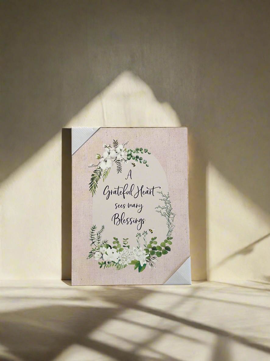 A grateful heart wall decor