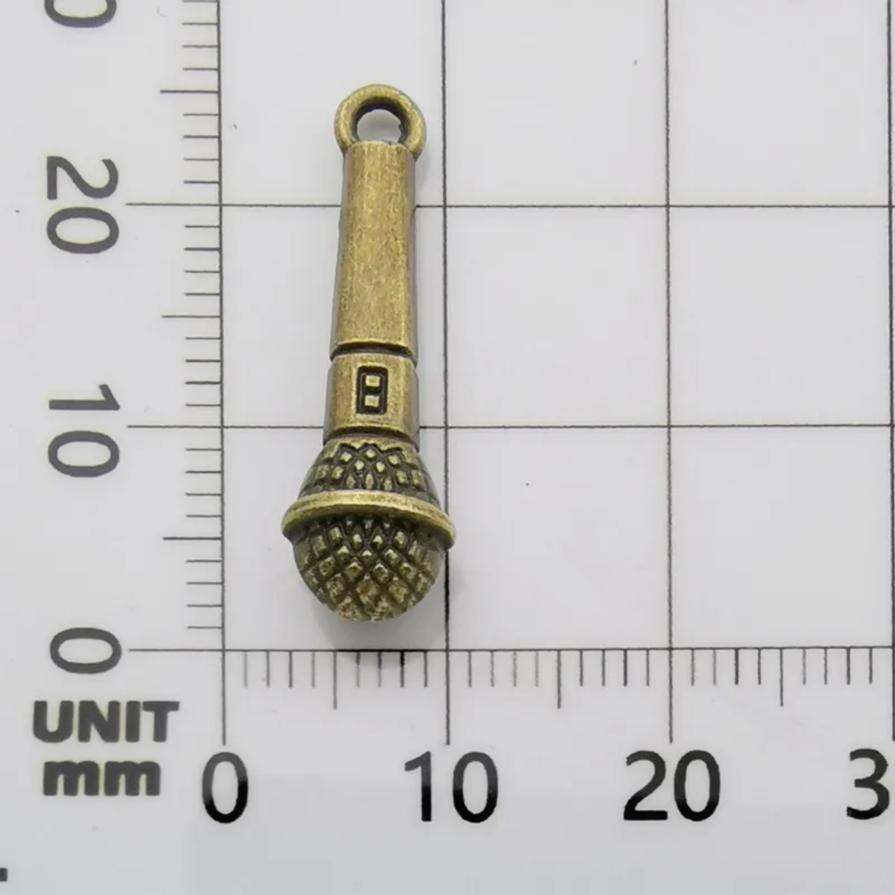 Pendant: Musical instruments notes