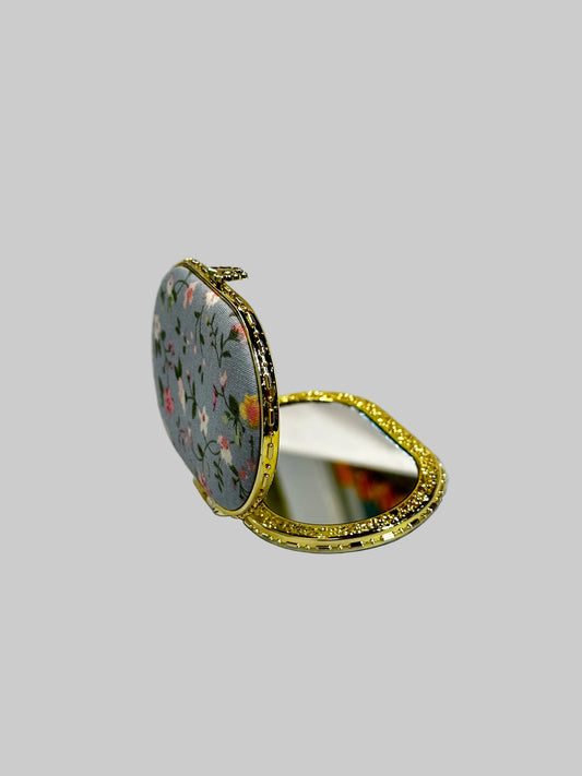 Compact Mirror